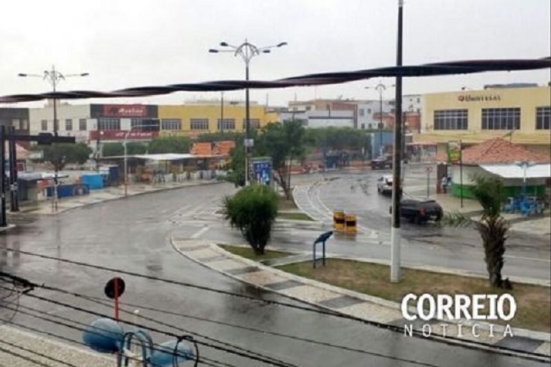 Mãe quer reencontrar filha que deu para outra pessoa criar há 31 anos em Delmiro Gouveia