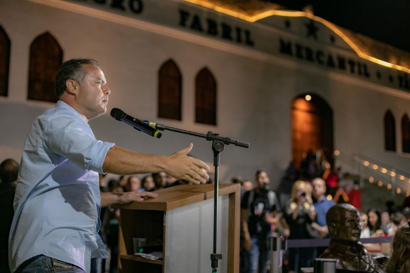 Governador participa do lançamento do Shopping da Vila no município de Delmiro Gouveia
