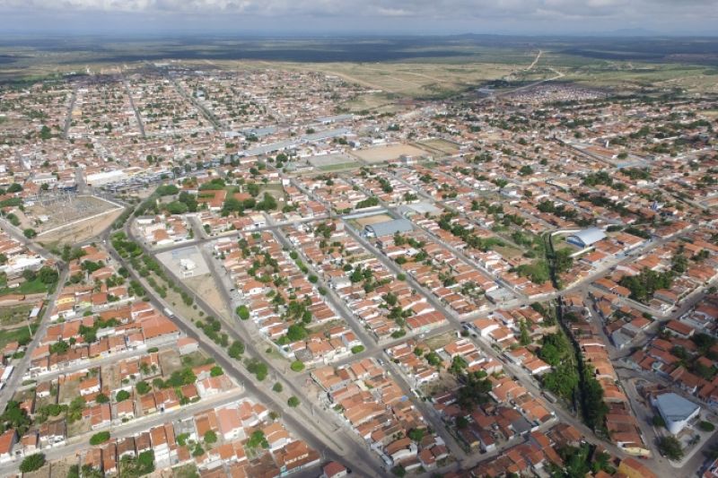 Homem é esfaqueado e irmão é principal suspeito do atentado em Delmiro Gouveia