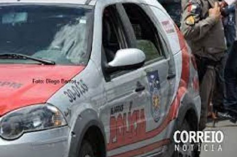 Ladrões arrombam janela de casa e roubam dinheiro e relógio em Maravilha