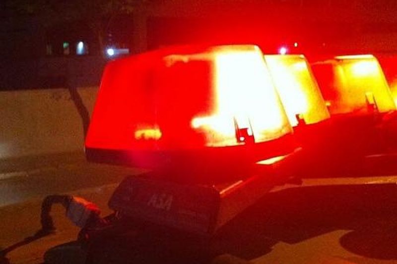 Homens em atitude suspeita tentam fugir da polícia e violam domicílios em Delmiro Gouveia