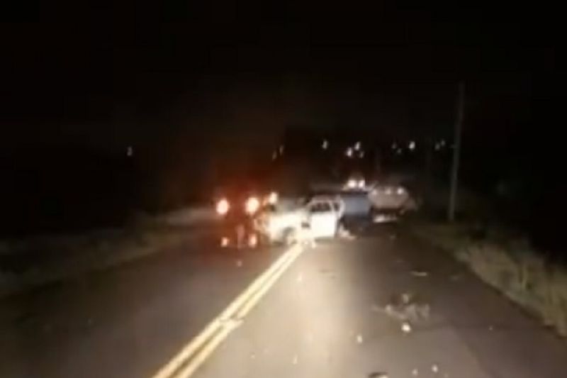 Batida envolvendo três veículos deixa feridos entre Senador e São José da Tapera