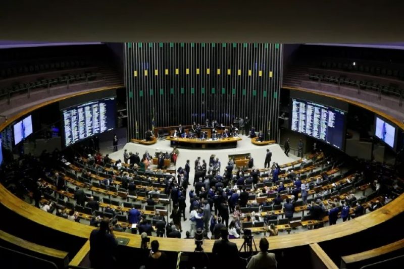 Com janela partidária, União Brasil, PSB e PTB perderam mais integrantes na Câmara