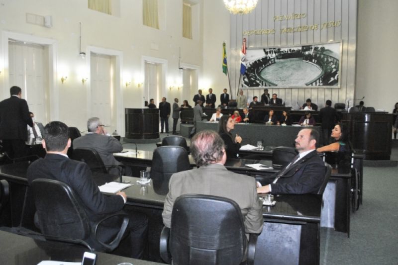 Oposição anuncia dois nomes para disputar com Paulo Dantas cargo de governador tampão