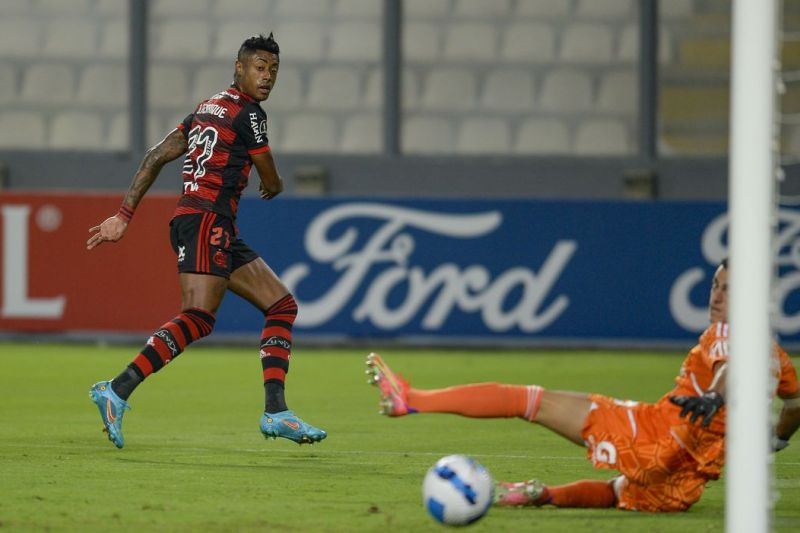 Libertadores: Flamengo vence Sporting Cristal por 2 a 0