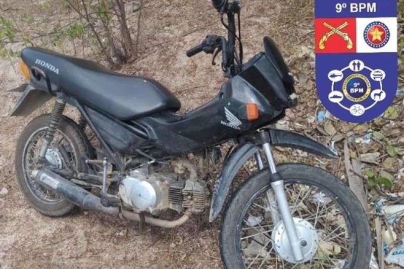Polícia recupera moto com restrição de roubo na área rural de Delmiro Gouveia