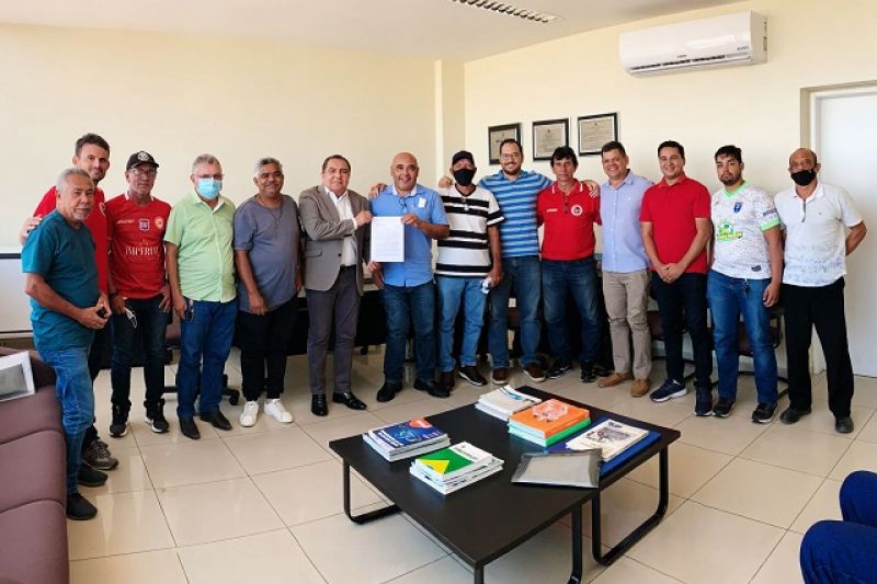 Inácio Loiola abraça causa dos clubes para fortalecer futebol amador e profissional