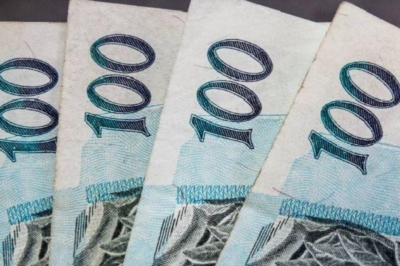 Governo prevê salário mínimo de R$ 1.294 em 2023, o quarto ano seguido sem aumento real