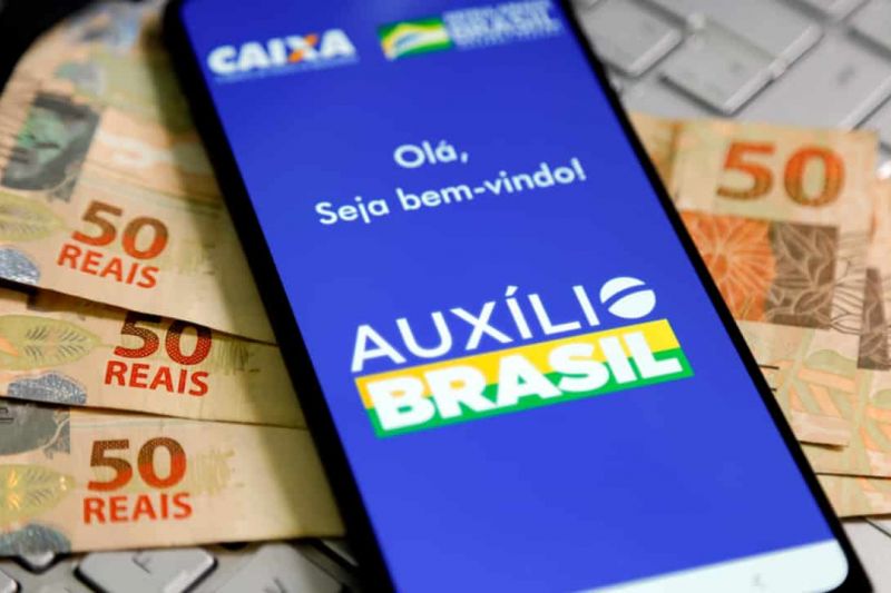 O empréstimo do Auxilio Brasil está previsto para ser liberado em maio