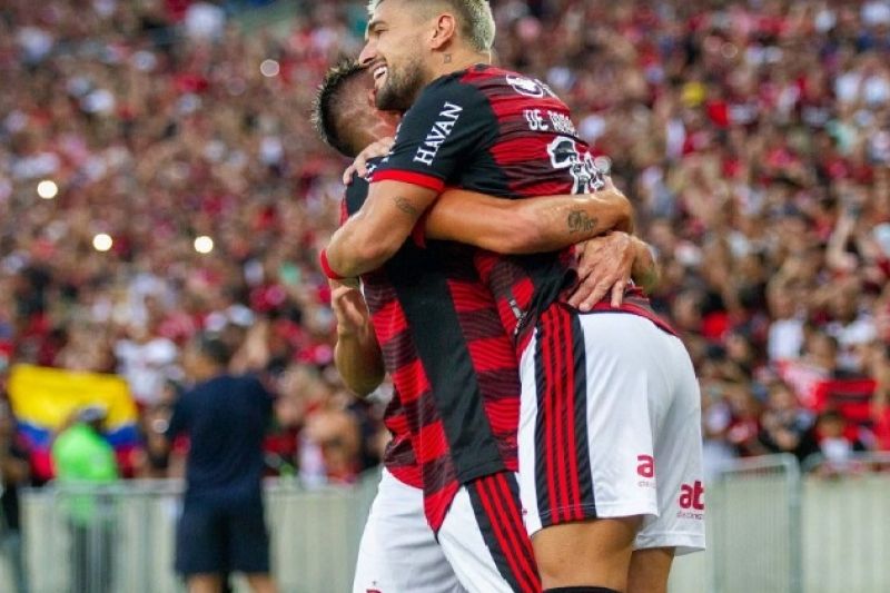 Flamengo divulga relacionados para enfrentar o Palmeiras com novidades