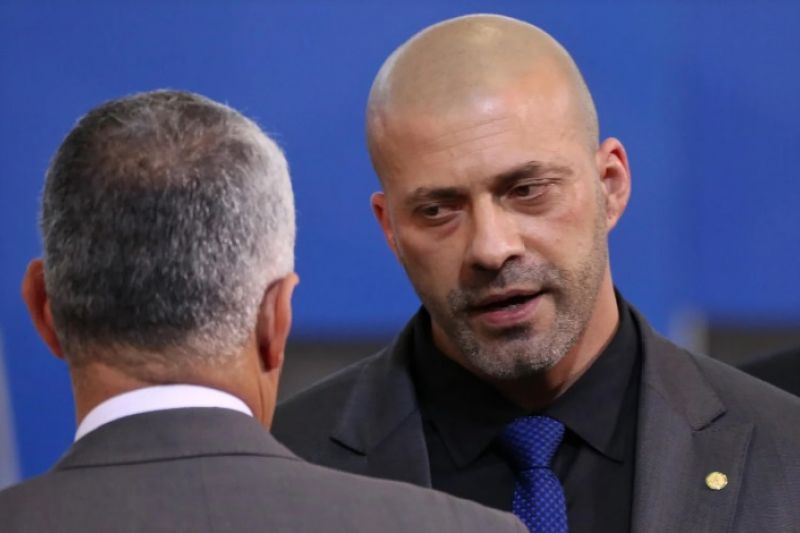 Aliados de Daniel Silveira dizem que STF ‘rasgou a Constituição’; oposição celebra