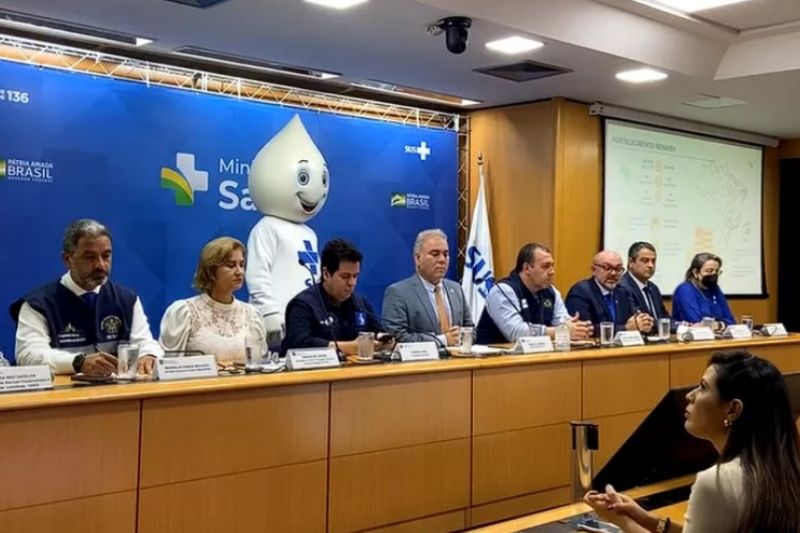 Queiroga assina portaria que encerra a emergência sanitária por Covid