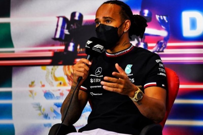 Hamilton joga a tolha e diz estar fora da briga pelo título na Fórmula 1