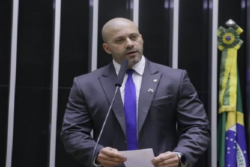 Deputados avisam a ministros do STF que Daniel Silveira não vai ficar na CCJ