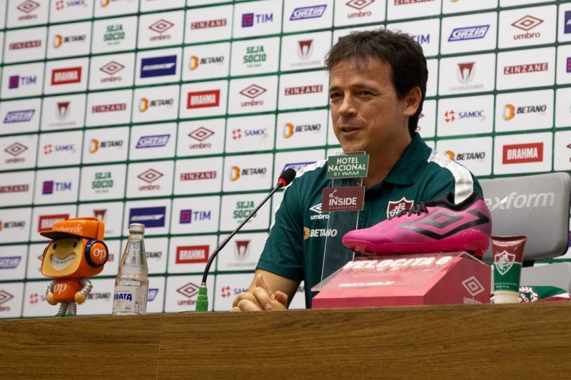 Fluminense apresenta Fernando Diniz como seu novo técnico