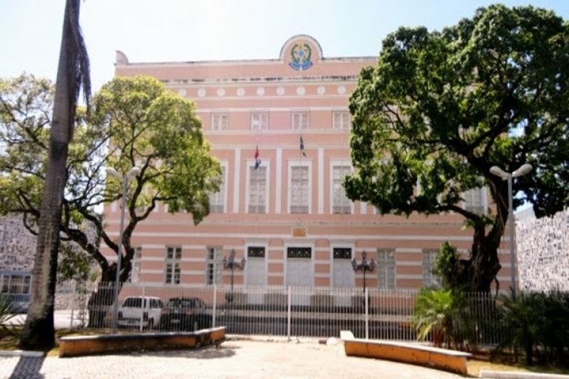 Com adiamento da escolha de governador tampão de Alagoas, oposição ganha tempo e força