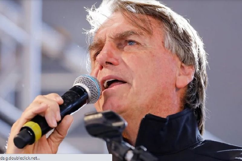 Bolsonaro volta a reclamar da Petrobras, mas não diz se trocará comando da estatal