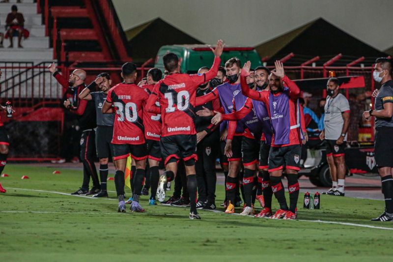 Atlético-GO vence na Sul-Americana com gol de Jorginho