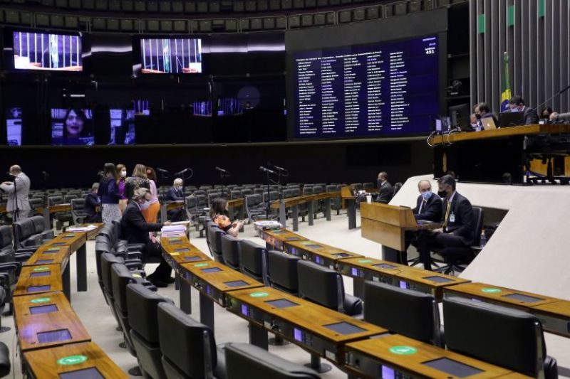 Câmara aprova regulamentação do ensino domiciliar