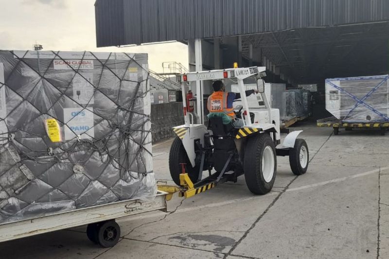 Covid-19: publicada lei que autoriza doação de vacinas a outros países