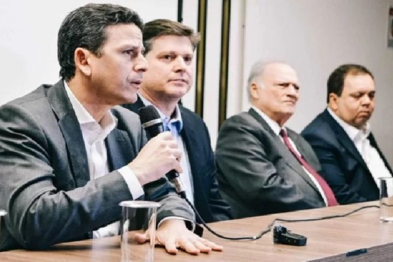 Derrapagem da 3ª via reforça a polarização entre Lula e Bolsonaro