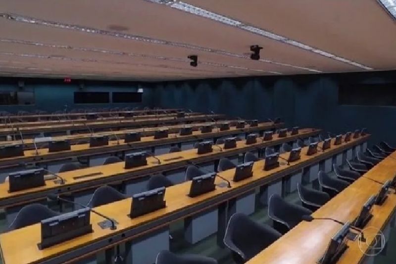 Entenda o que diz a PEC que propõe cobrar mensalidade em universidades públicas