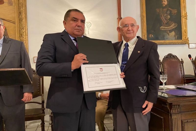 Deputado estadual Inácio Loiola toma posse como novo sócio efetivo no IHGAL