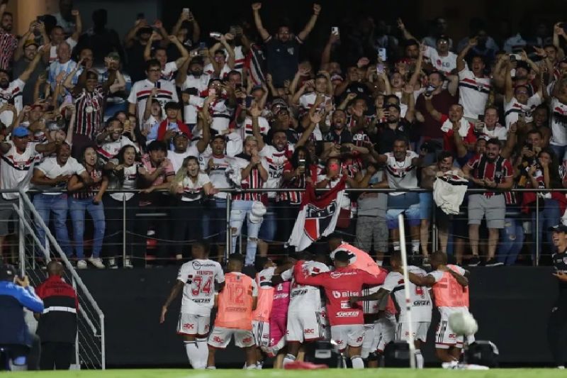 São Paulo encara o Ceará e pode igualar recorde de vitórias no Morumbi
