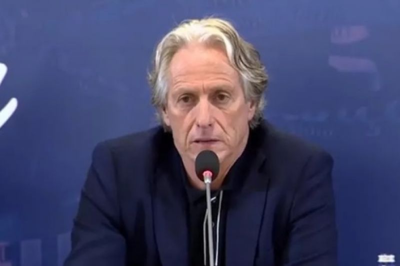 Jorge Jesus é apresentado como técnico do Fenerbahçe: