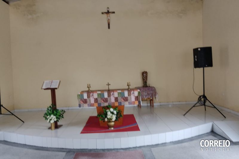 Igreja tem porta arrombada e aparelho de som furtado em Delmiro Gouveia