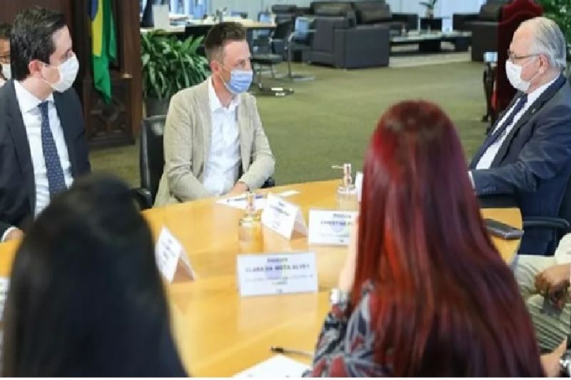 Representantes de TSE e Telegram se reúnem para discutir medidas contra fake news