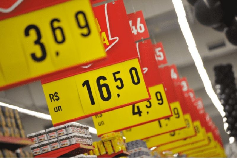 Sem Auxílio Emergencial, rendimento médio do brasileiro tem queda recorde em 2021