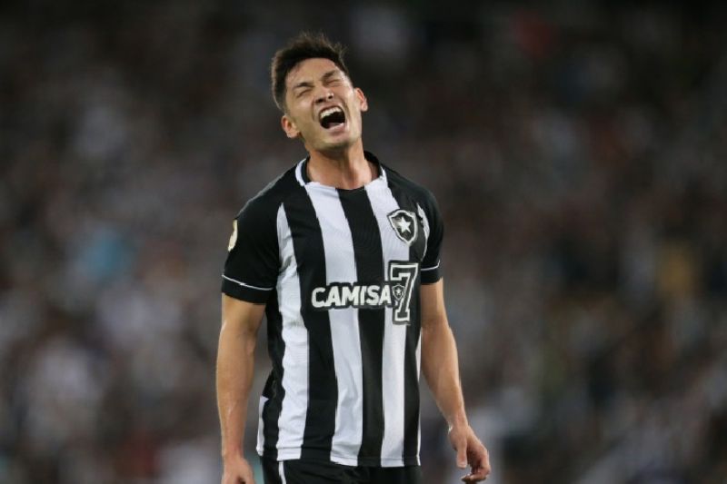 Botafogo perde para o Avaí e entra na zona de rebaixamento do Brasileirão