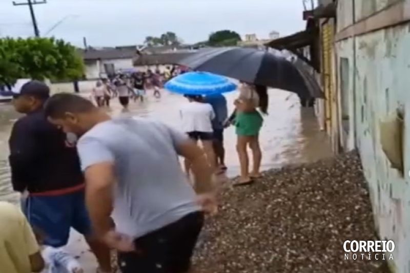 Chuvas fazem riachos transbordar e causam transtornos em cidades do Sertão