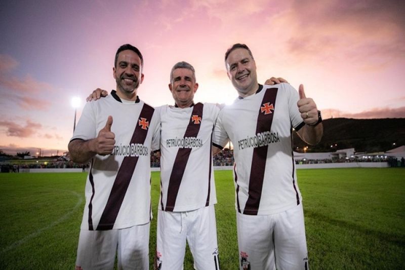 Governador de Alagoas cai durante partida de futebol e é levado para Hospital de Arapiraca
