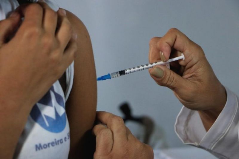 Reforço contra a Covid-19 é ampliada para pessoas com 40 anos ou mais no estado de Alagoas
