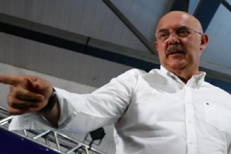 Bolsonaro tenta evitar CPI do MEC, que precisa de mais uma assinatura