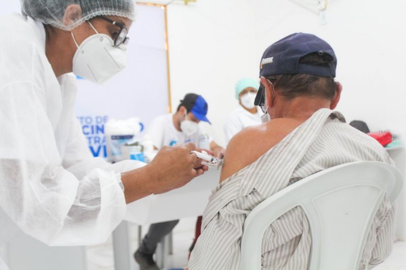 Mutirão de vacinação contra a Covid-19 para doses de reforços será neste sábado em Delmiro