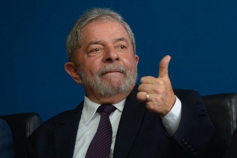 Lula vai melhor no Nordeste; Bolsonaro lidera entre evangélicos