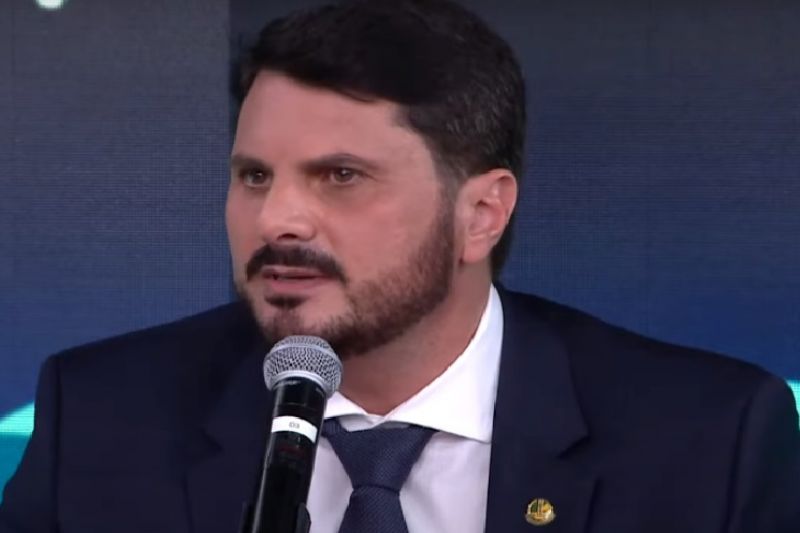 Marcos do Val aciona Bolsonaro, PGR e TCU para definir espaço a novos auxílios sociais