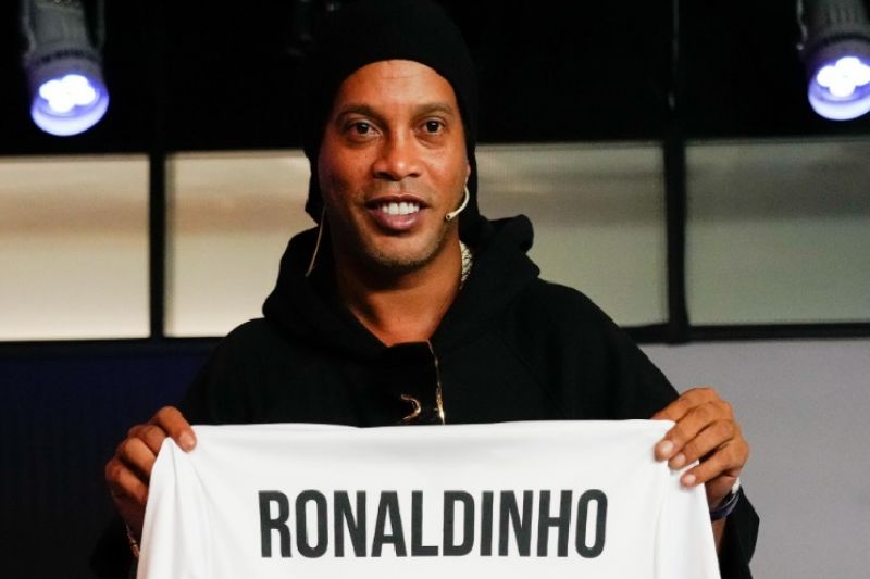 Real San Luis, do México, anuncia a contratação de Ronaldinho Gaúcho
