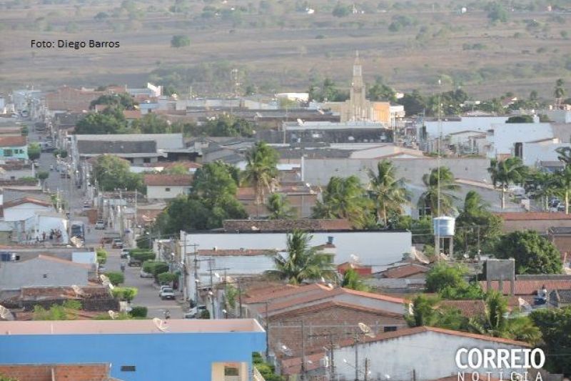 Criminosos invadem casa e homem é morto a tiros na cozinha em Olho D’água das Flores