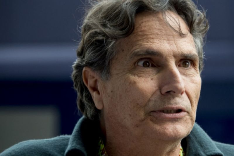 Nelson Piquet minimiza fala racista contra Lewis Hamilton: ‘Não há nada de errado’
