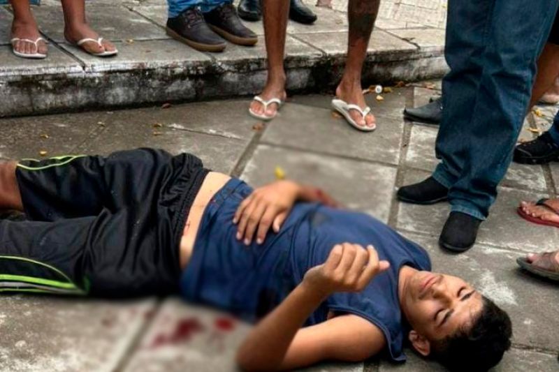 Jovem suspeito de vários furtos sofre atentado à bala em frente de igreja em Inhapi