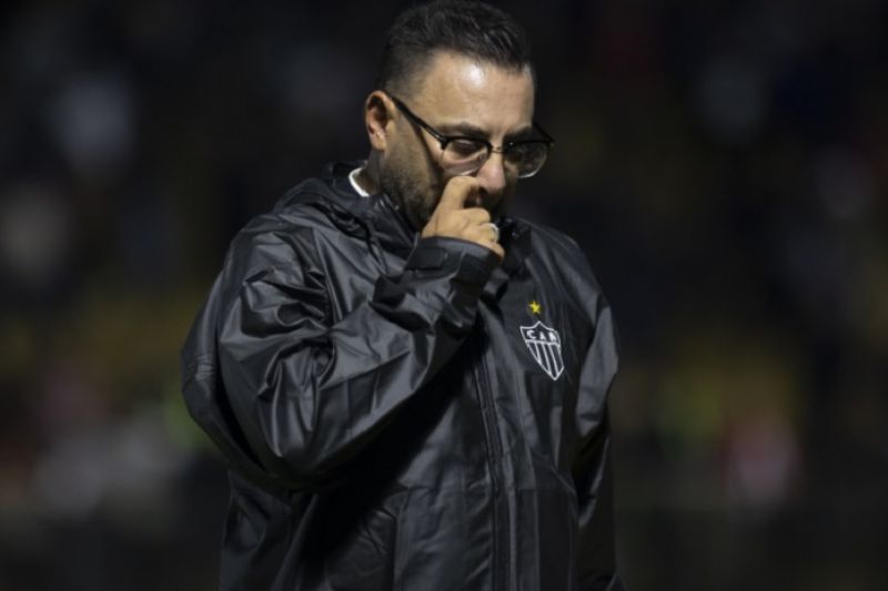Atlético-MG demite Turco Mohamed após empate com o Cuiabá