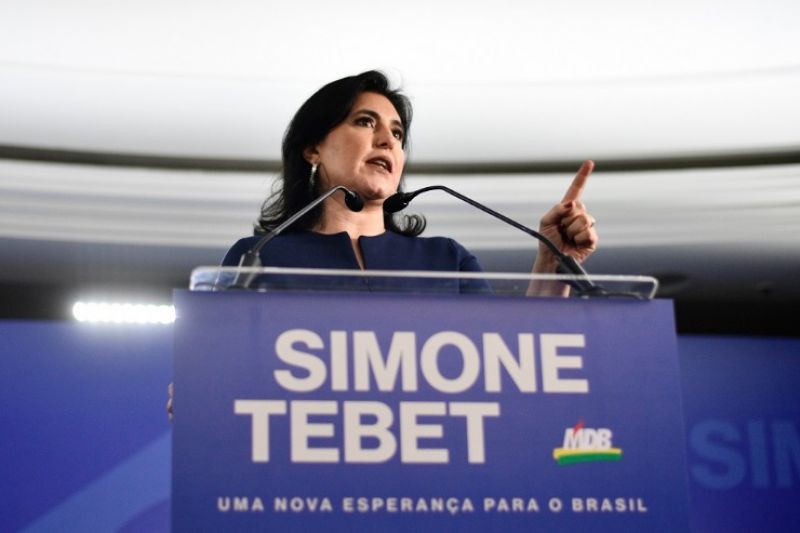 Após ameaça de Renan Calheiros, Tebet diz que ala do MDB pró-Lula ‘tem cheiro de naftalina