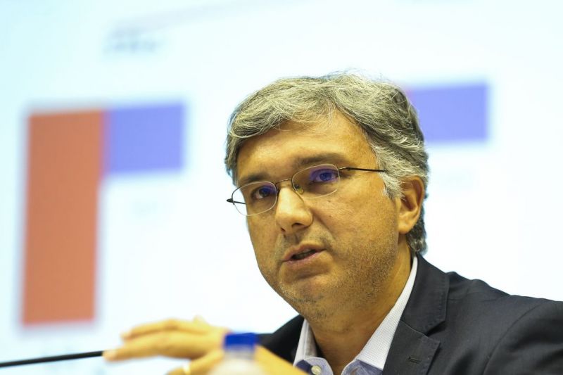 Auxílio Brasil de 2023 deverá ser de R$ 400, diz secretário do Tesouro