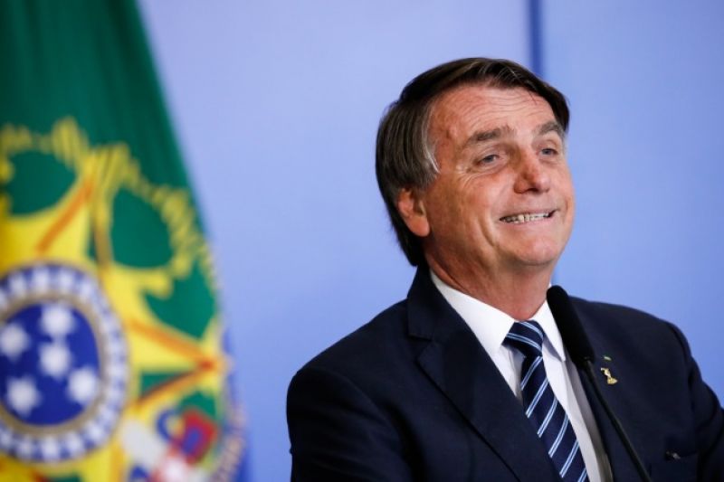 Bolsonaro ouve apelos do agronegócio e garante apoio eleitoral do governador de MT