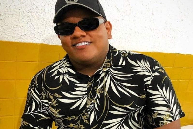 Corpo de cantor Lipinho é sepultado em Delmiro; SMTT não descarta falha humana em acidente