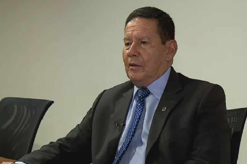 Mourão diz que errou ao se declarar branco à Justiça Eleitoral